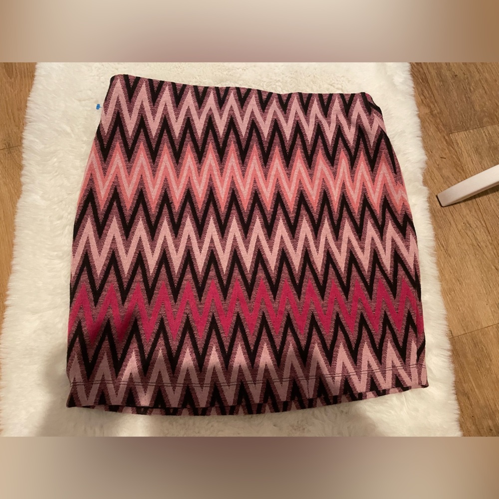 Express Pink and Black Mini Pencil Skirt vintage Dehlias style.